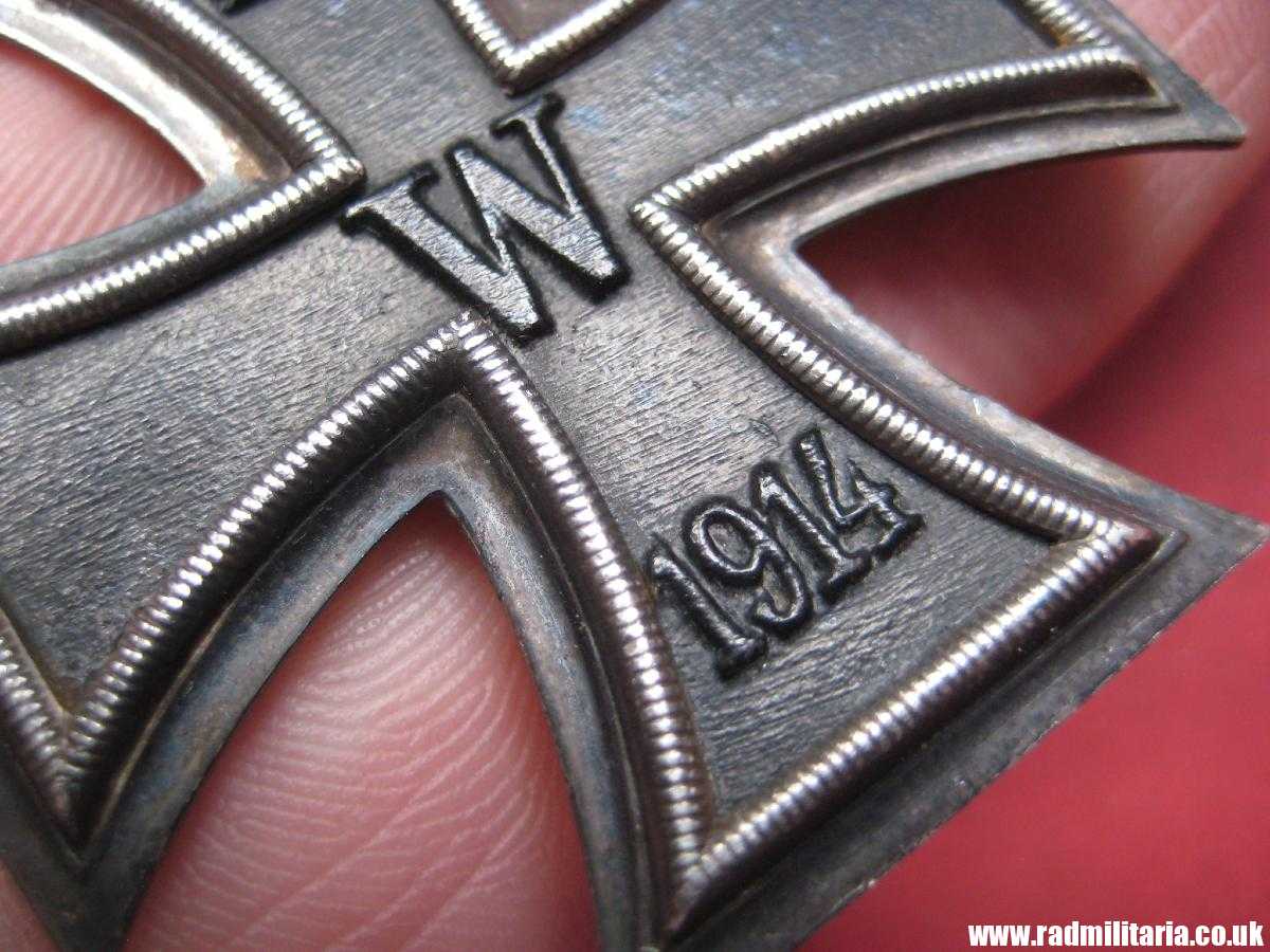 & original WW1 German IRON CROSS 2nd class in good condition with maker marks: SW (Sy & Wagner) - genuine ! - Image 19