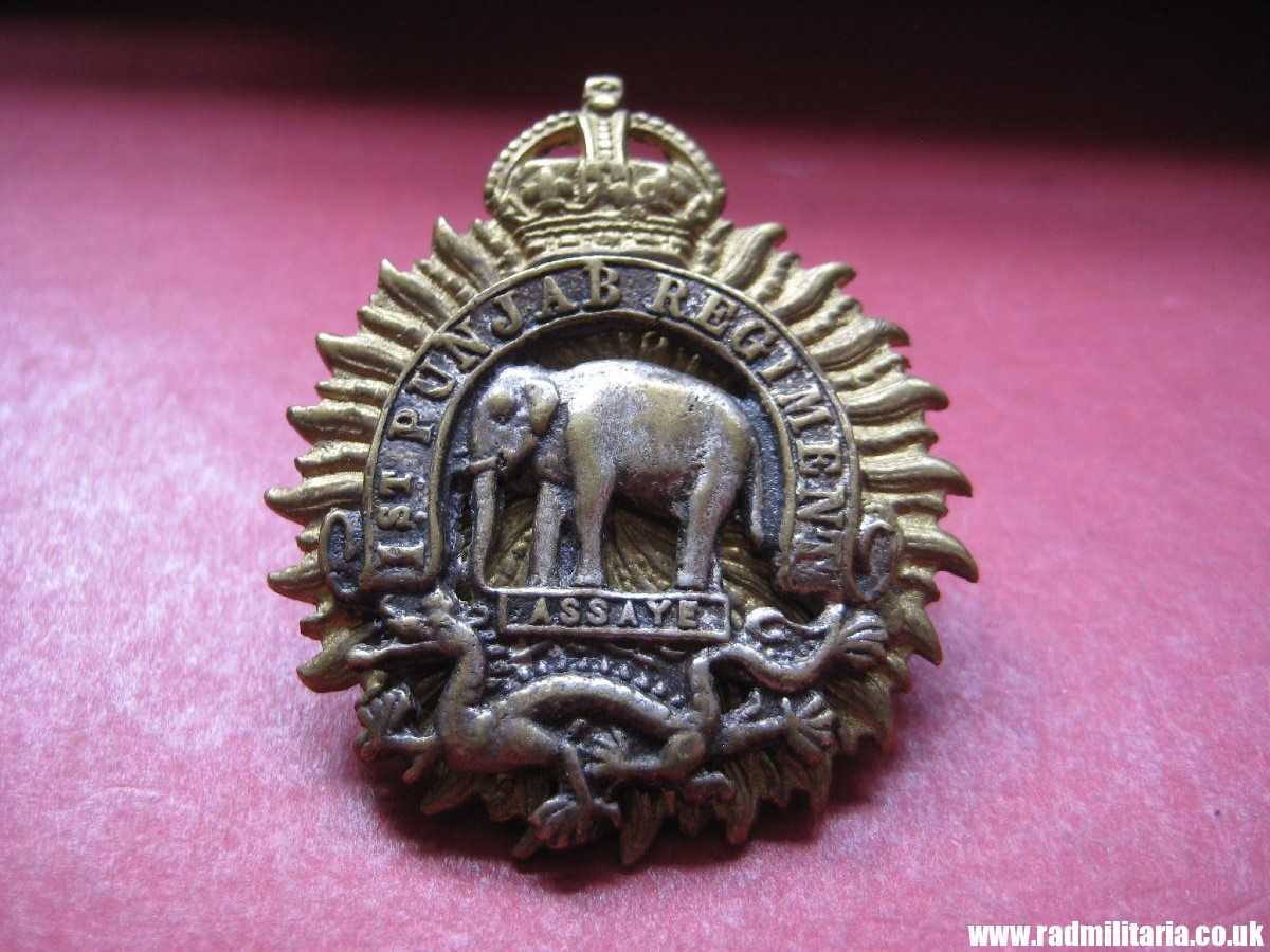 & CAP BADGE: British Indian Army 1st Punjab Regiment bi-metal badge. - Image 3