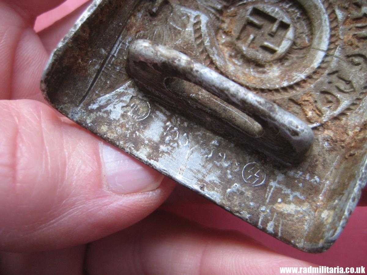 & WW2 Waffen SS aluminum BELT BUCKLE by Assmann: RZM 155/39 SS, metal detecting find, 100% genuine !! - Image 3