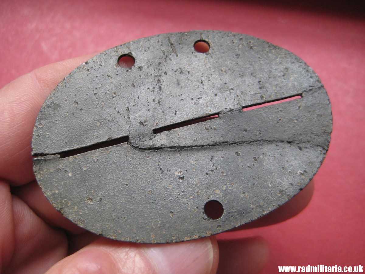 & WW2 original SS DOG TAG - ID Disc: LETTLAND: "Stab/Waffen Gren. Rgt. d. SS 33 Lett. Nr.4" 100% genuine - very RARE ! - Image 3