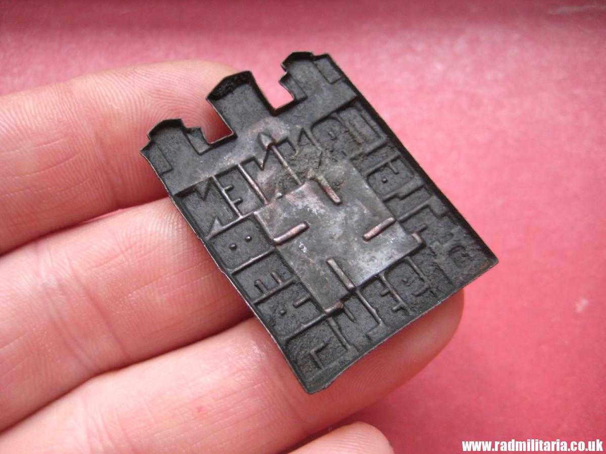 & WW2 German Commemorative TINNIE BADGE - TANNENBERG 1914-1934, metal detecting find. - Image 5