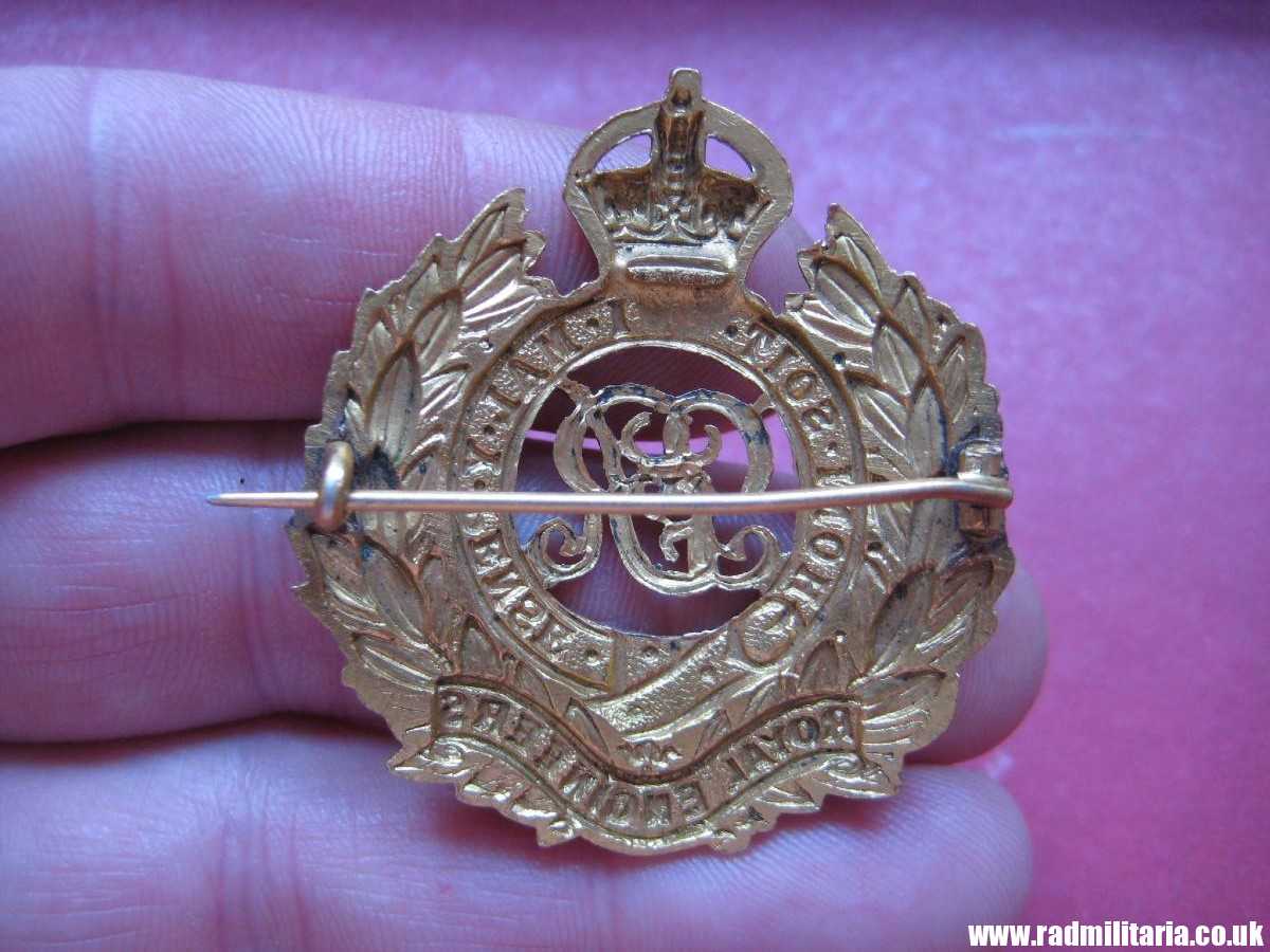 & WW2 British gilded CAP BADGE - BROCHE: Royal Engineers Corps, officer's cap badge - genuine! - Image 4