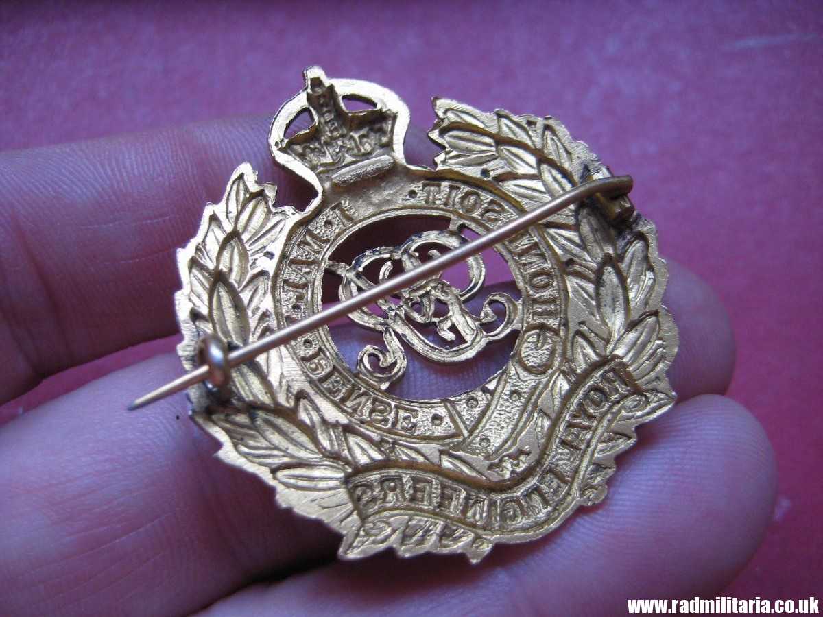& WW2 British gilded CAP BADGE - BROCHE: Royal Engineers Corps, officer's cap badge - genuine! - Image 5