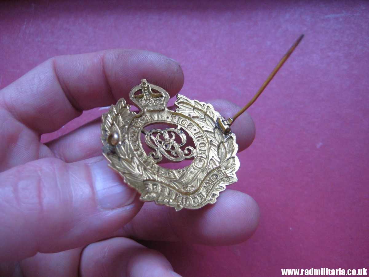 & WW2 British gilded CAP BADGE - BROCHE: Royal Engineers Corps, officer's cap badge - genuine! - Image 11