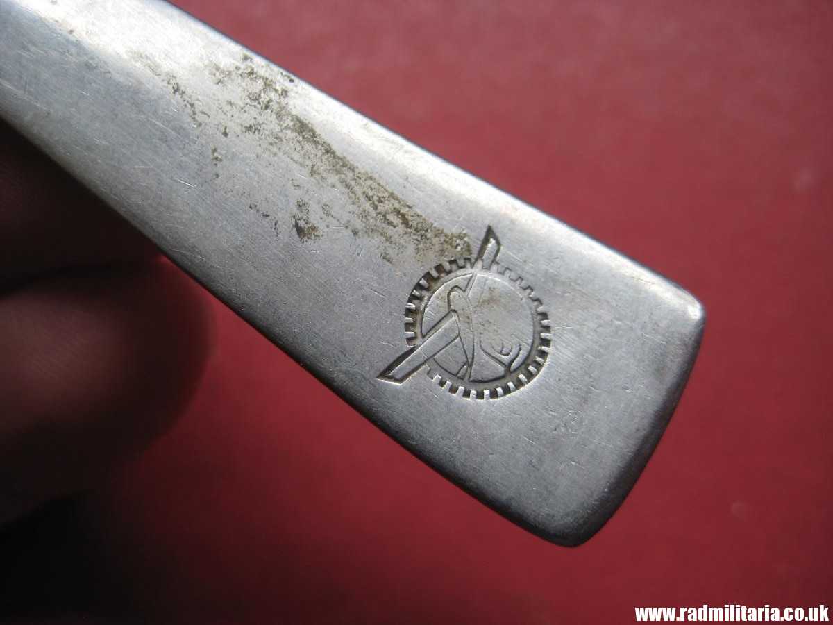 & WW2 German TEA SPOON with swastika, maker: HMZ Rostfrei - LEITZ M.D.A Sch.d.A. good condition, rare !!! - Image 5
