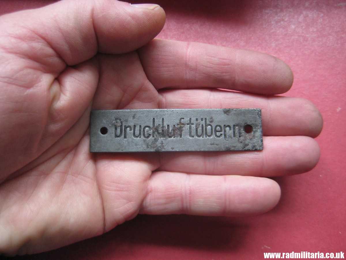 & original WW2 German Navy KRIEGSMARINE U-Boat data METAL PLATE: "Drucklufttubern" - metal detecting find. - Image 9