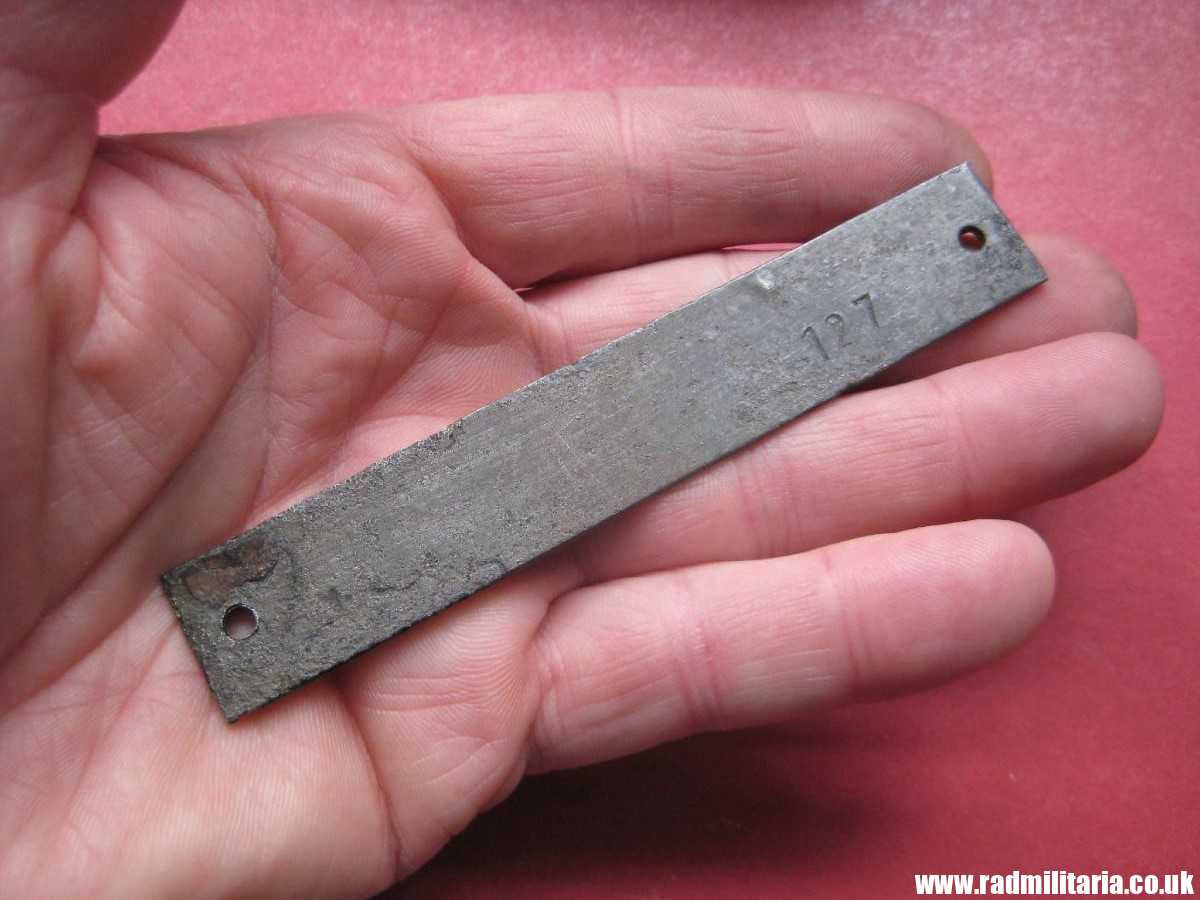 & original WW2 German Navy KRIEGSMARINE U-Boat data METAL PLATE: "Mot Olsammeltank Bd" - metal detecting find. - Image 3