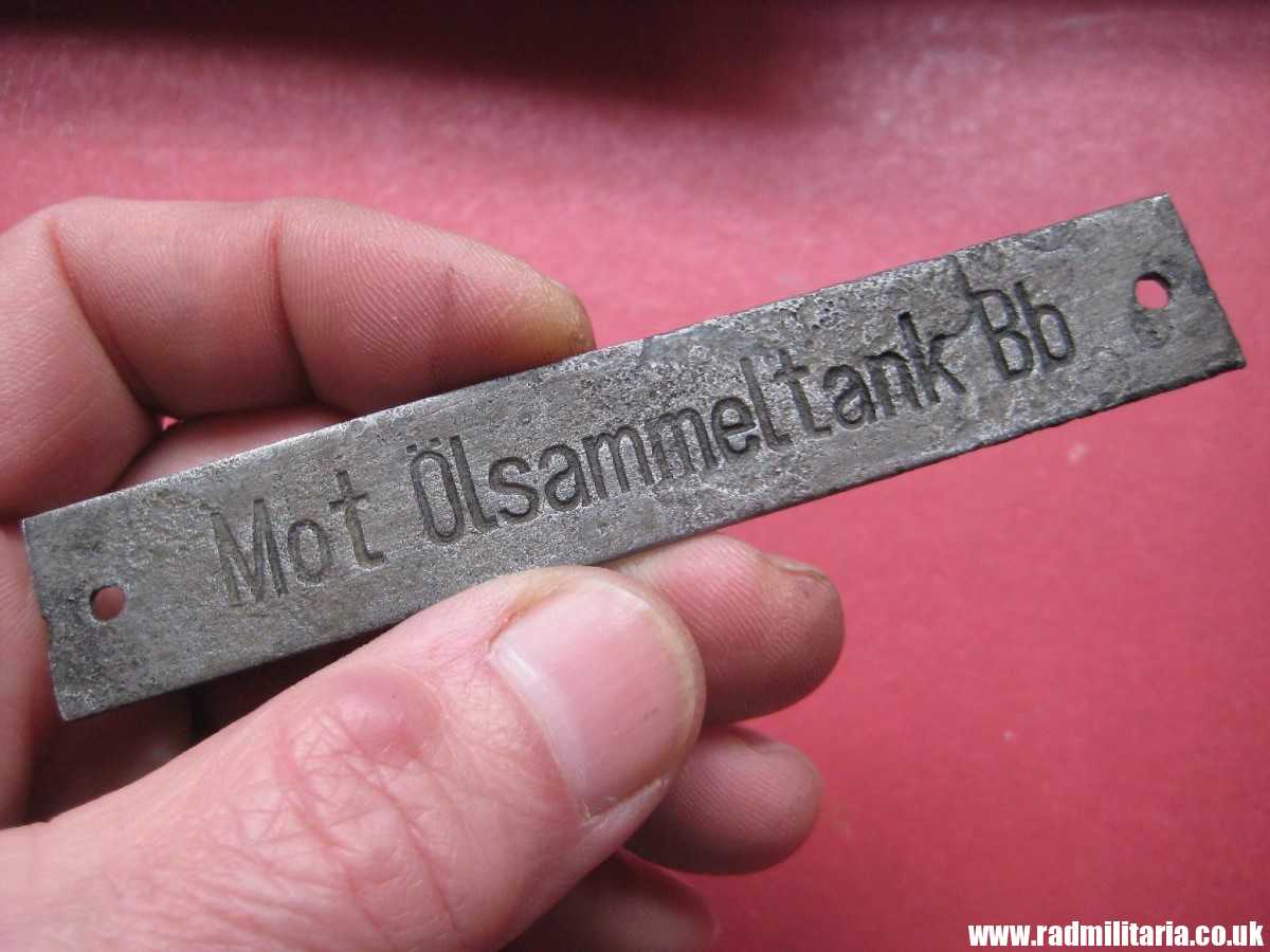 & original WW2 German Navy KRIEGSMARINE U-Boat data METAL PLATE: "Mot Olsammeltank Bd" - metal detecting find. - Image 4