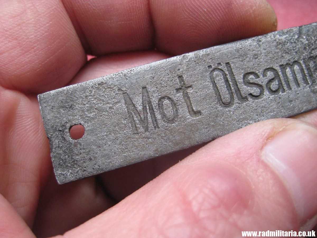 & original WW2 German Navy KRIEGSMARINE U-Boat data METAL PLATE: "Mot Olsammeltank Bd" - metal detecting find. - Image 6