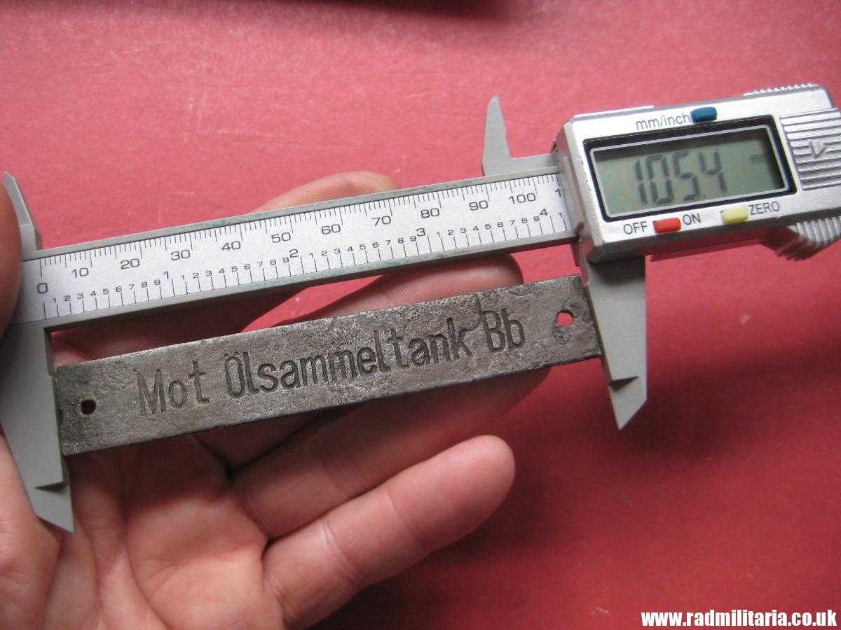 & original WW2 German Navy KRIEGSMARINE U-Boat data METAL PLATE: "Mot Olsammeltank Bd" - metal detecting find. - Image 11