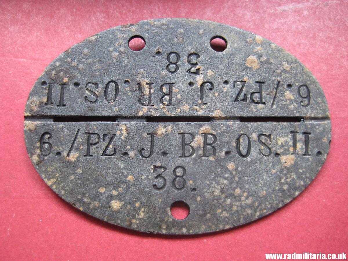 & WW2 original German zinc DOG TAG – ID DISC from 1945: "6./PZ.J.BR.OS.II. 38" metal detecting find, rare. - Image 2