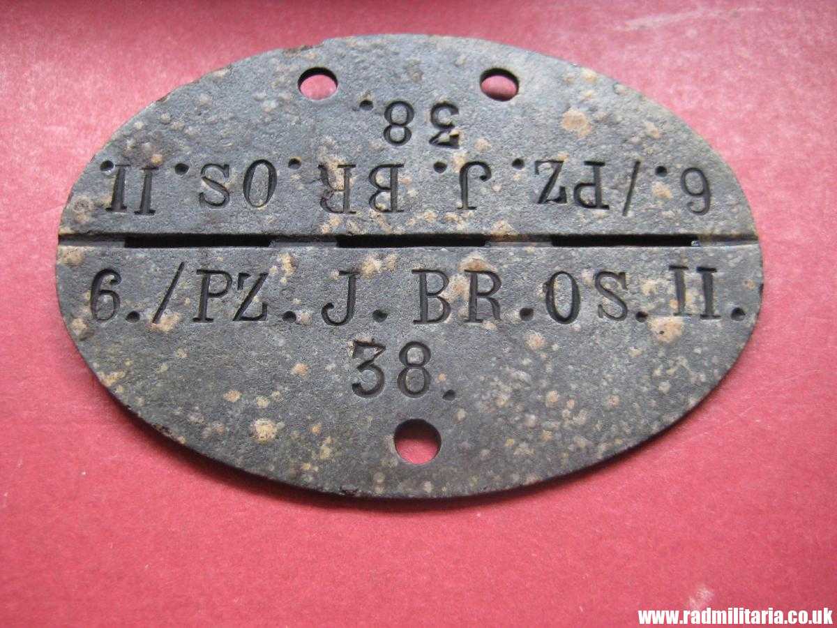 & WW2 original German zinc DOG TAG – ID DISC from 1945: "6./PZ.J.BR.OS.II. 38" metal detecting find, rare. - Image 4