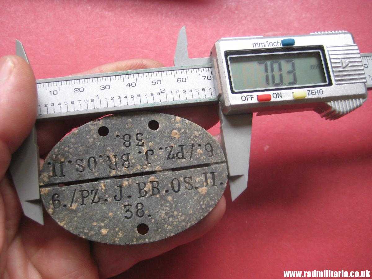 & WW2 original German zinc DOG TAG – ID DISC from 1945: "6./PZ.J.BR.OS.II. 38" metal detecting find, rare. - Image 14