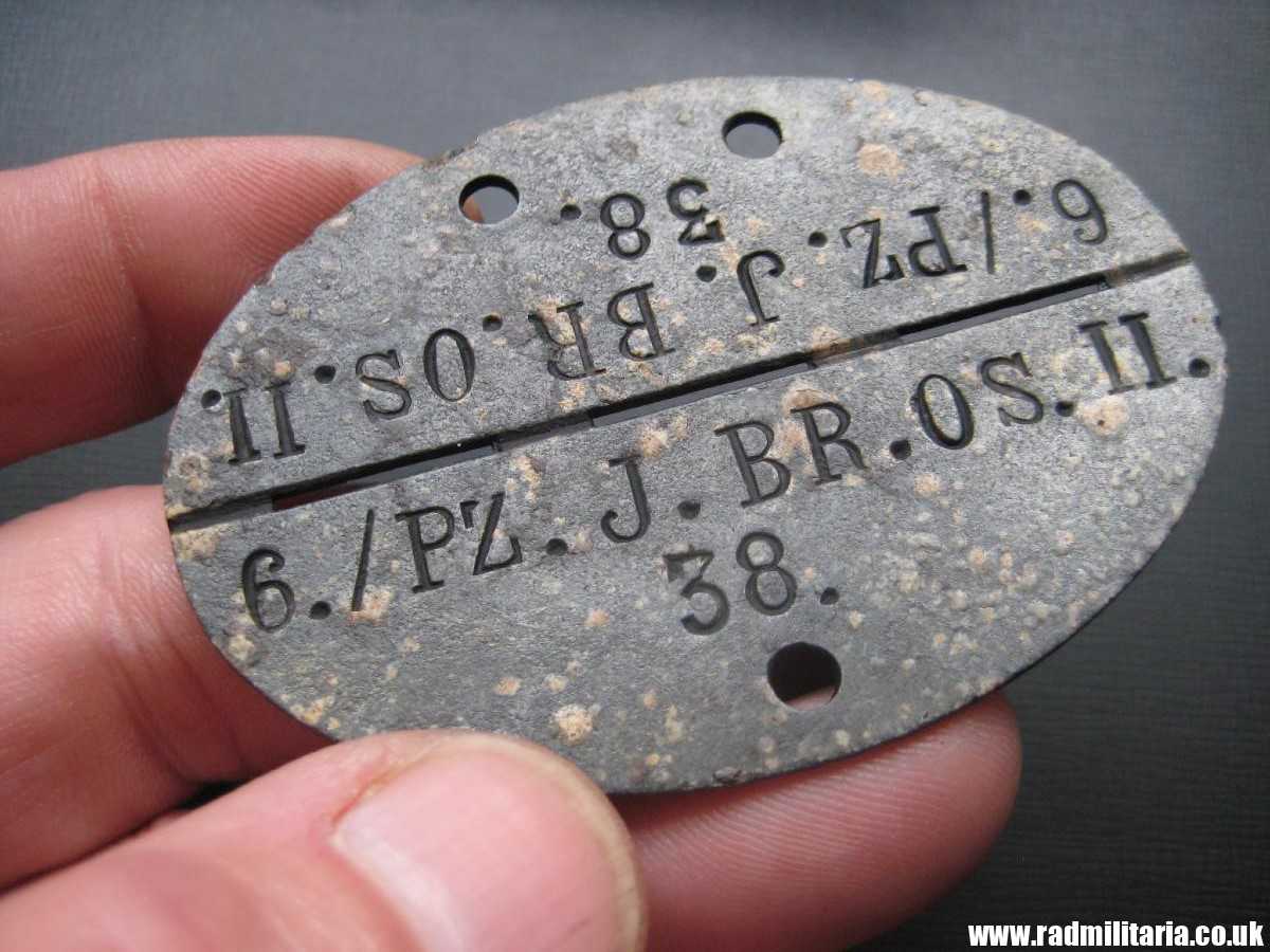 & WW2 original German zinc DOG TAG – ID DISC from 1945: "6./PZ.J.BR.OS.II. 38" metal detecting find, rare. - Image 18