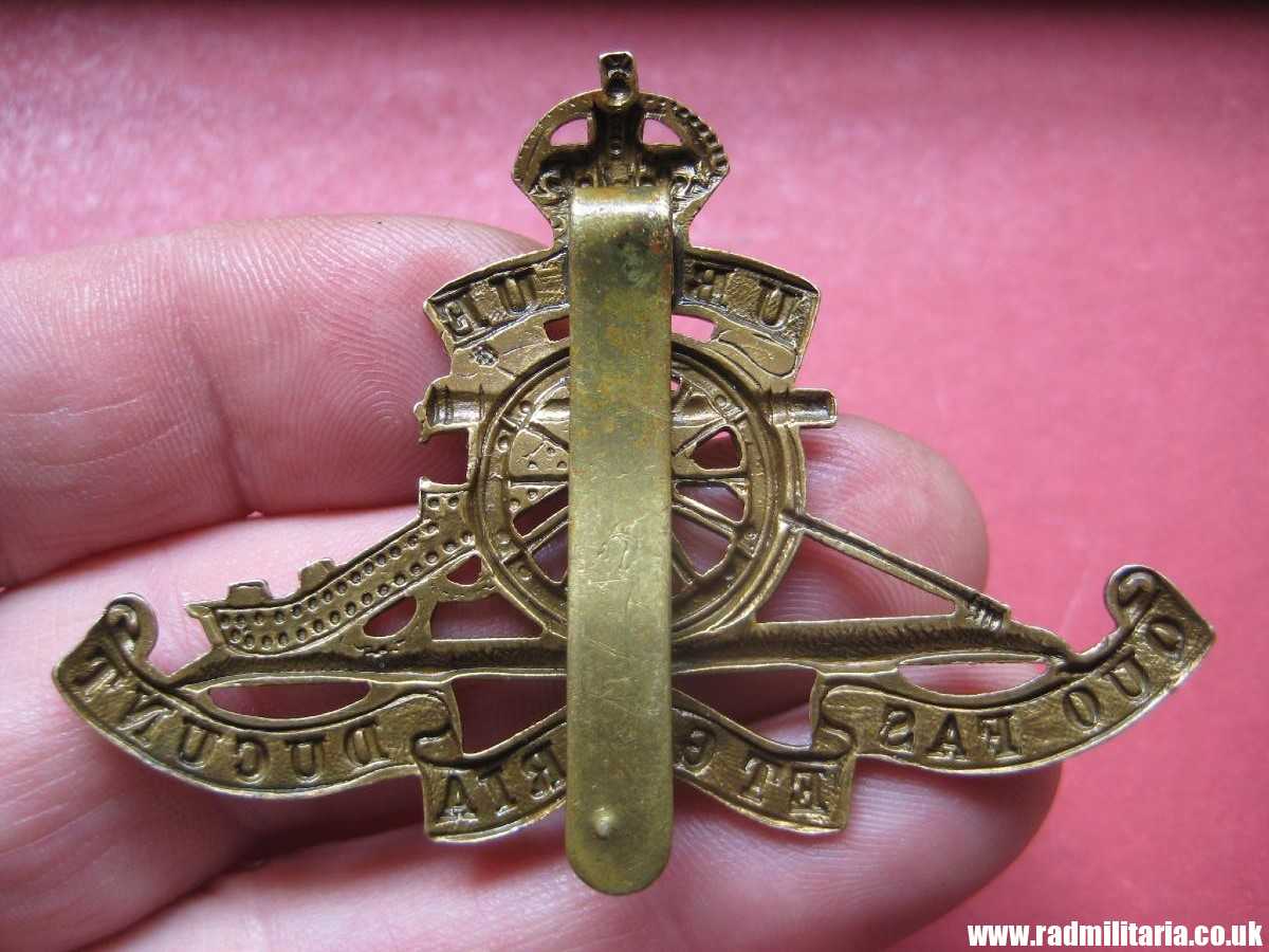& WW1/WW2 original British CAP BADGE: Royal Artillery - Image 3