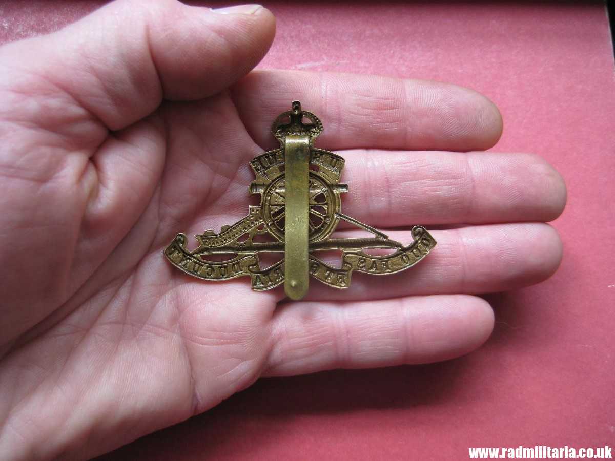 & WW1/WW2 original British CAP BADGE: Royal Artillery - Image 12