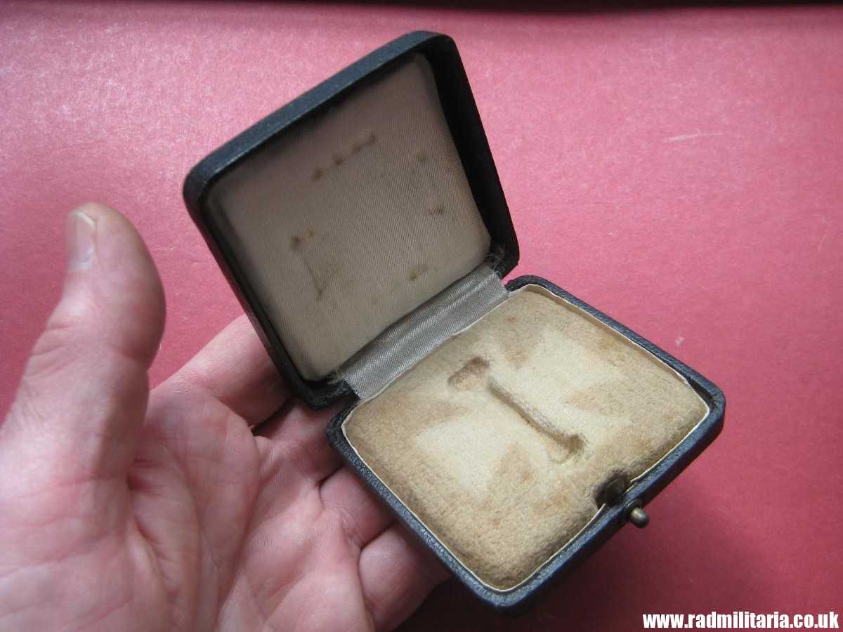 & genuine WW2 German BOX of ISSUE for Iron Cross 1st Class - 100% original.