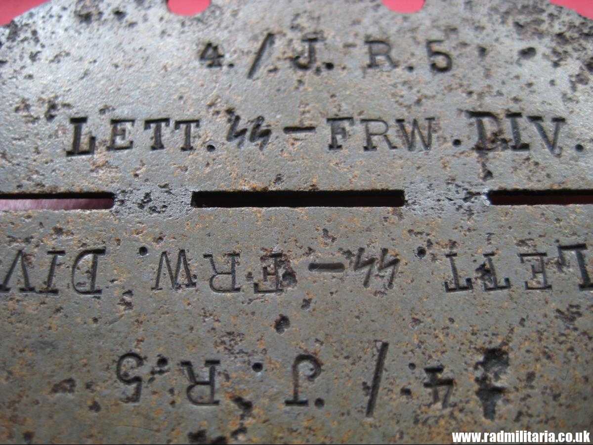 & WW2 original SS DOG TAG - ID Disc: LETTLAND: "4./J.R.5 LETT.SS - FRW.DIV." 100% genuine - very RARE ! - Image 4