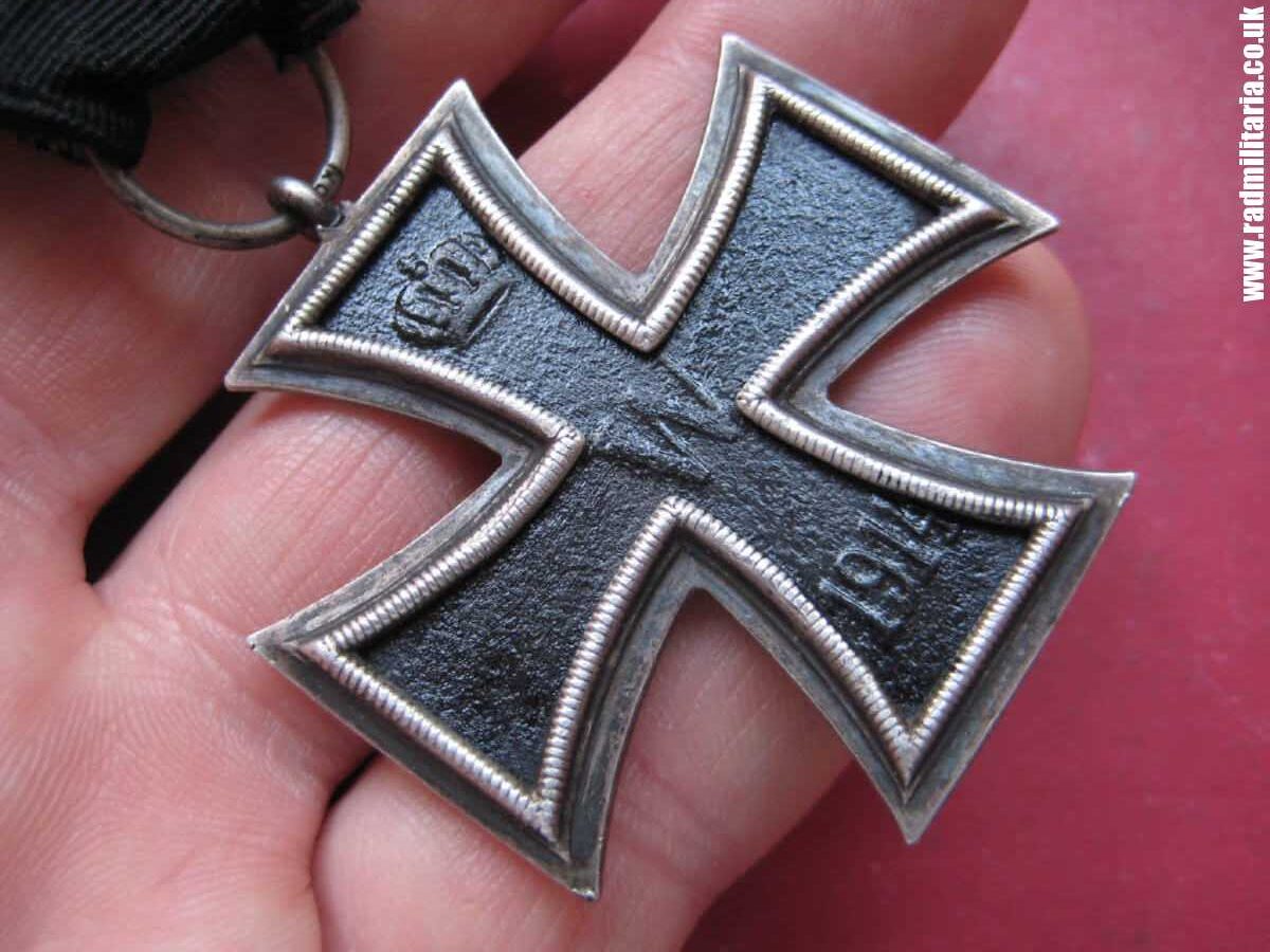 & original WW1 German IRON CROSS 2nd class with maker marks: KO (Klein & Quenzer) - genuine ! - Image 6