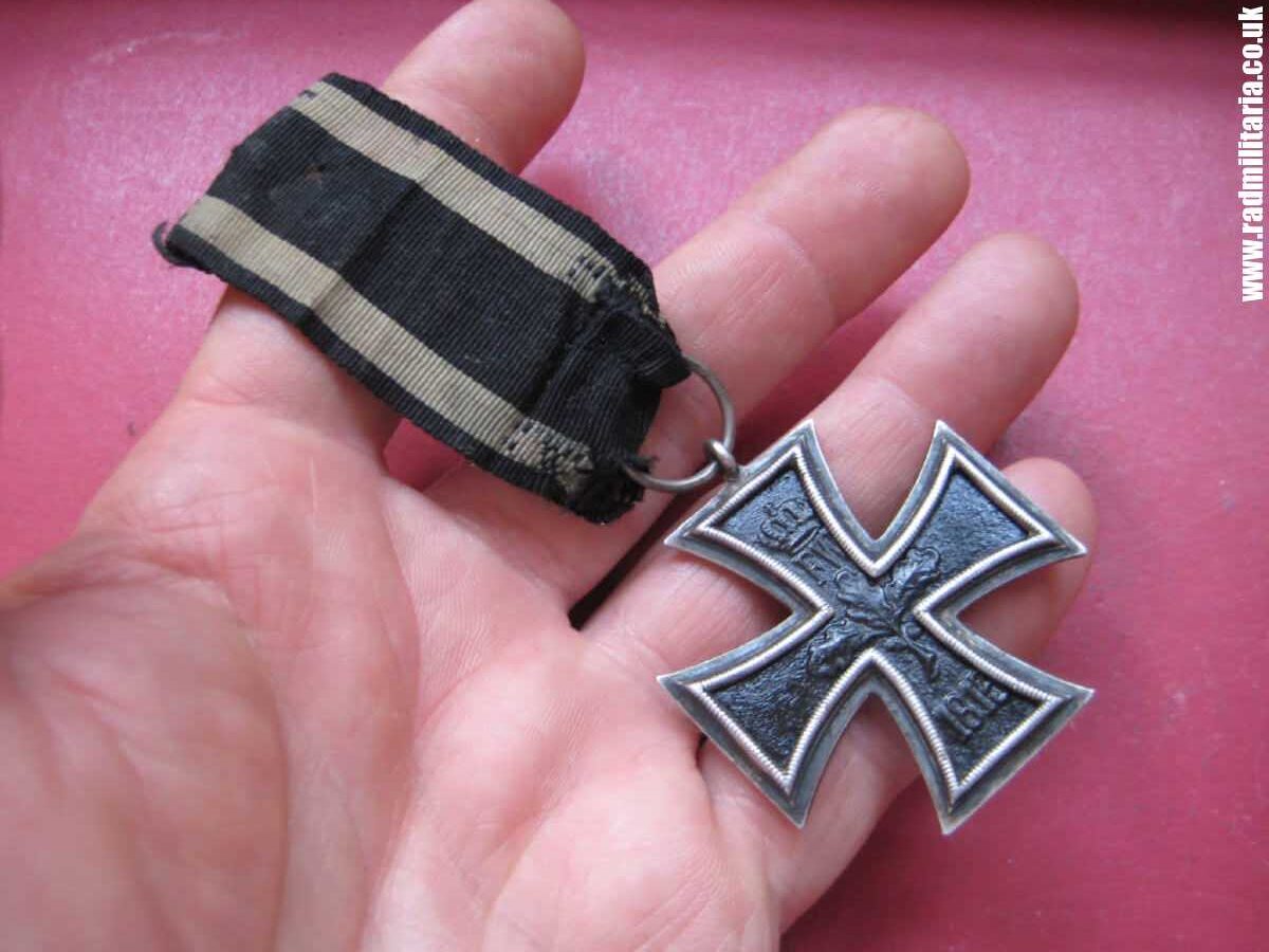 & original WW1 German IRON CROSS 2nd class with maker marks: KO (Klein & Quenzer) - genuine ! - Image 5