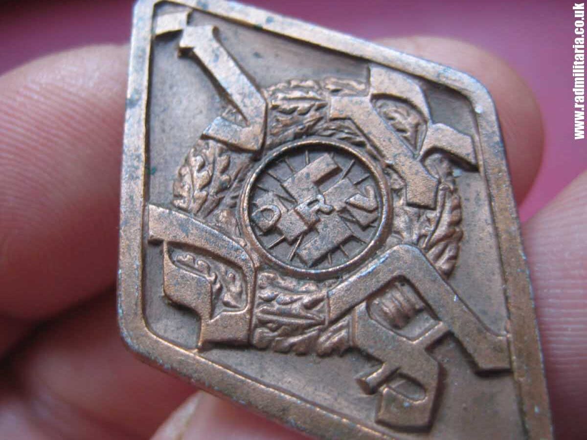 & WW2 German DRV RADSPORT JUGEND BADGE in Bronze - maker: Lehmann & Wundenberg Hannover, good condition. - Image 9