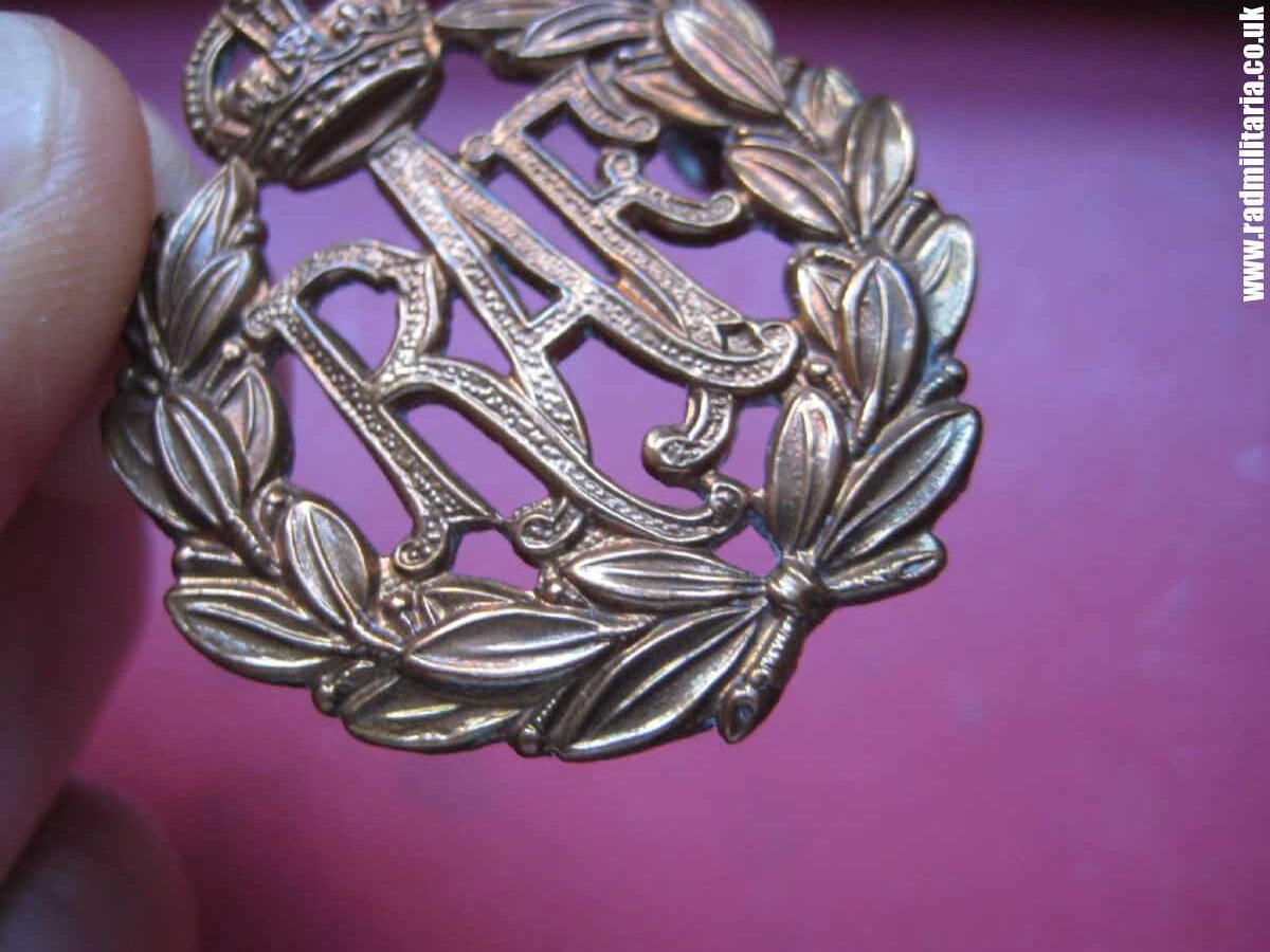 & WW2 Royal Air Force CAP BADGE RAF original bronze badge in very good condition, genuine ! - Image 10