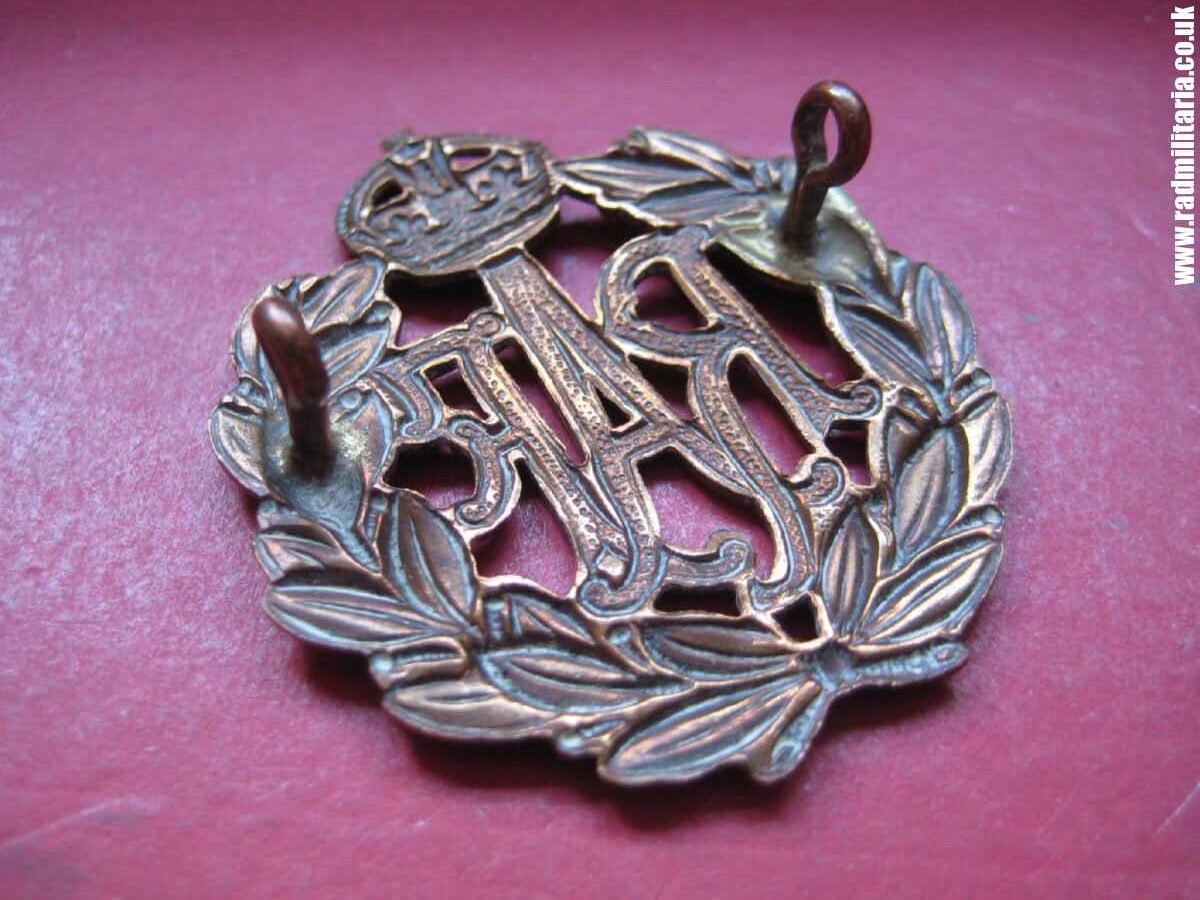 & WW2 Royal Air Force CAP BADGE RAF original bronze badge in very good condition, genuine ! - Image 3