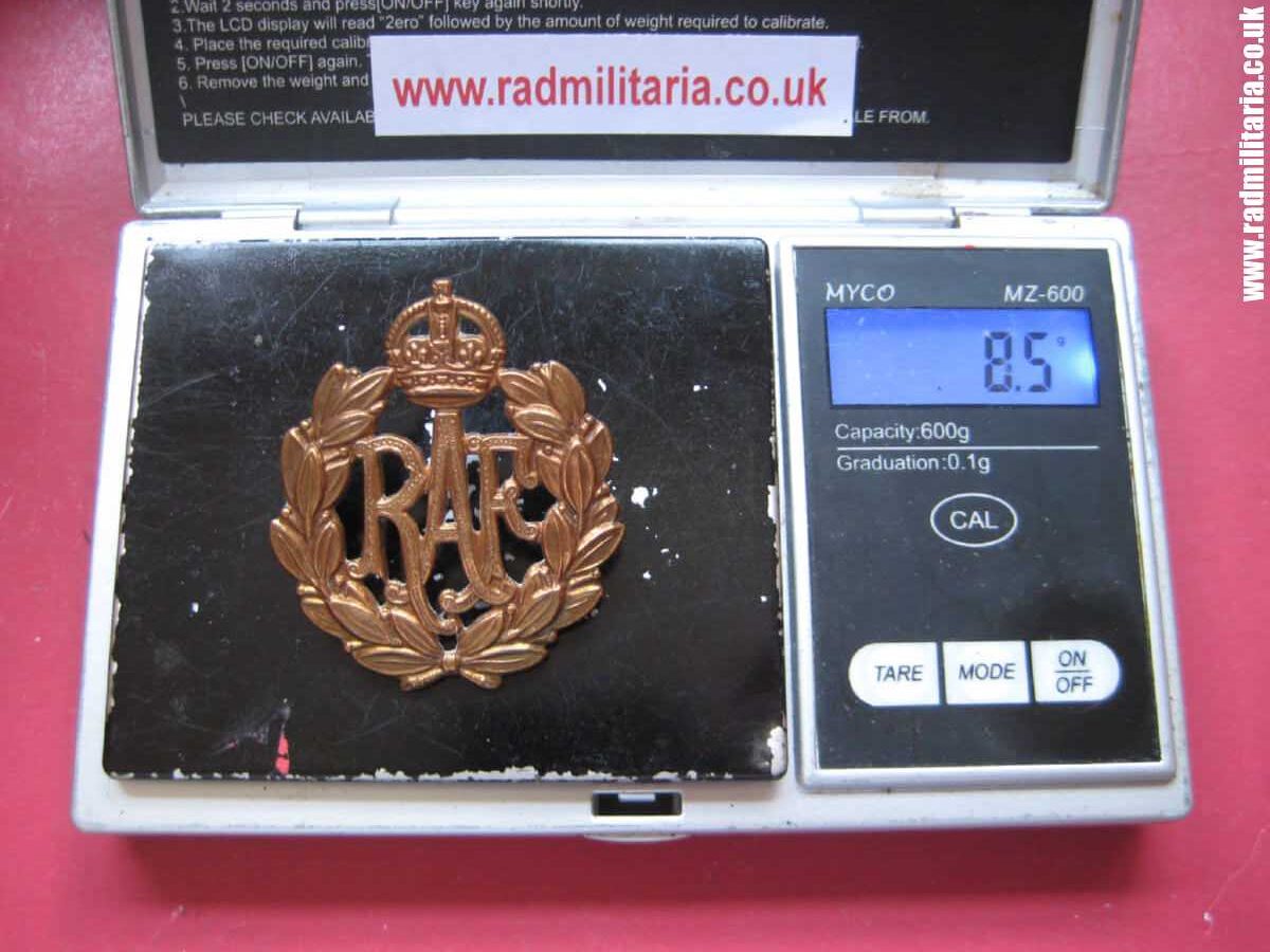 & WW2 Royal Air Force CAP BADGE RAF original bronze badge in very good condition, genuine ! - Image 4
