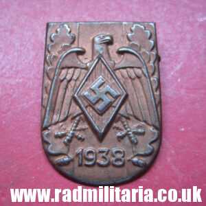 & original German HJ BADGE Tinnie Badge with date - 1938 good condition.