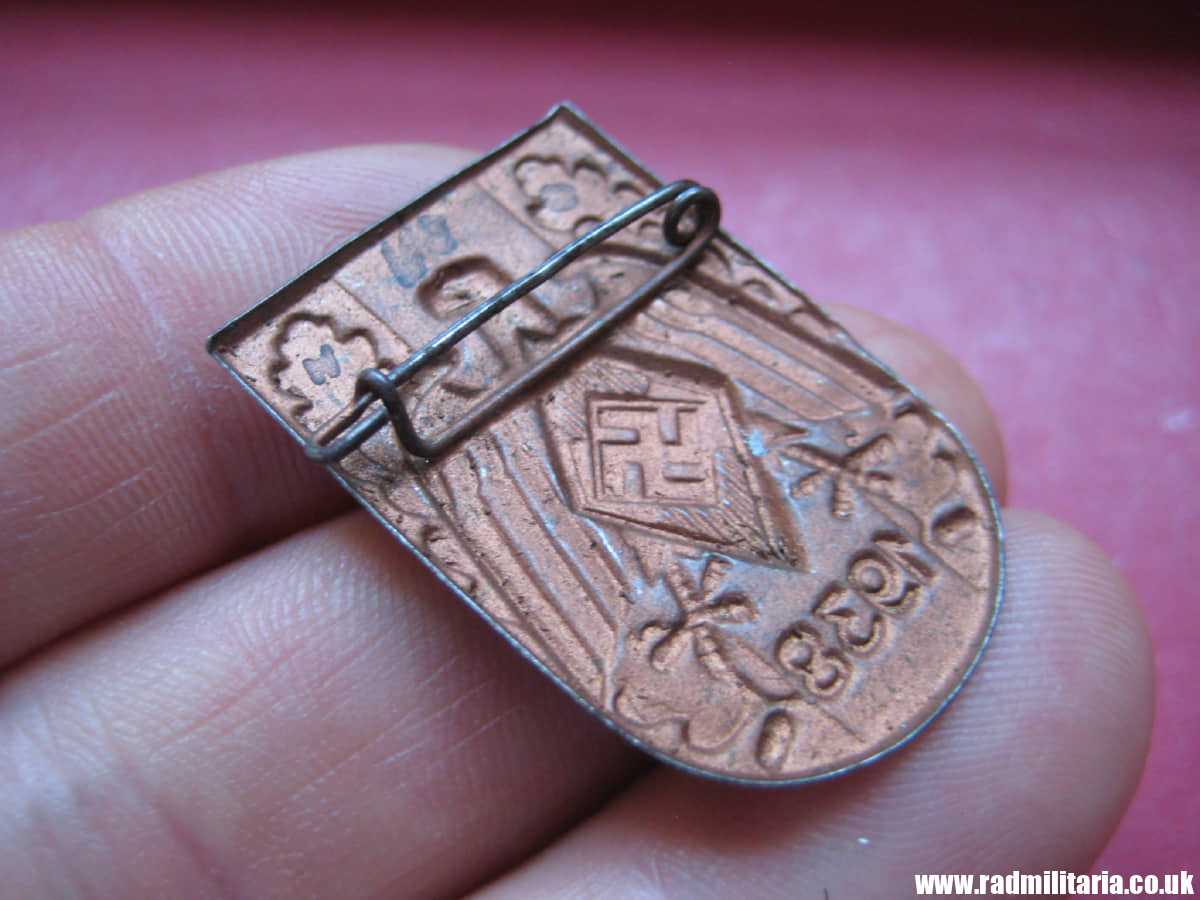 & original German HJ BADGE Tinnie Badge with date - 1938 good condition. - Image 7