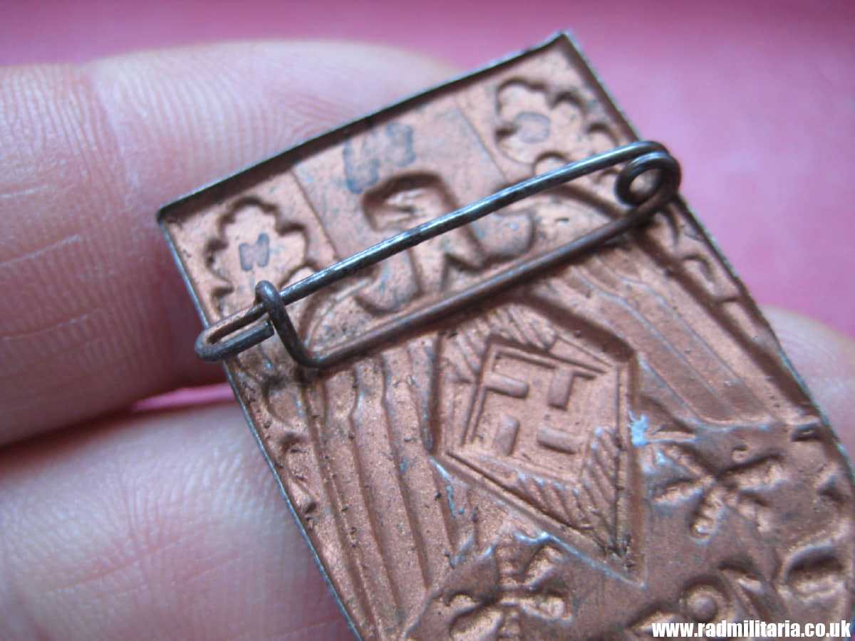 & original German HJ BADGE Tinnie Badge with date - 1938 good condition. - Image 6