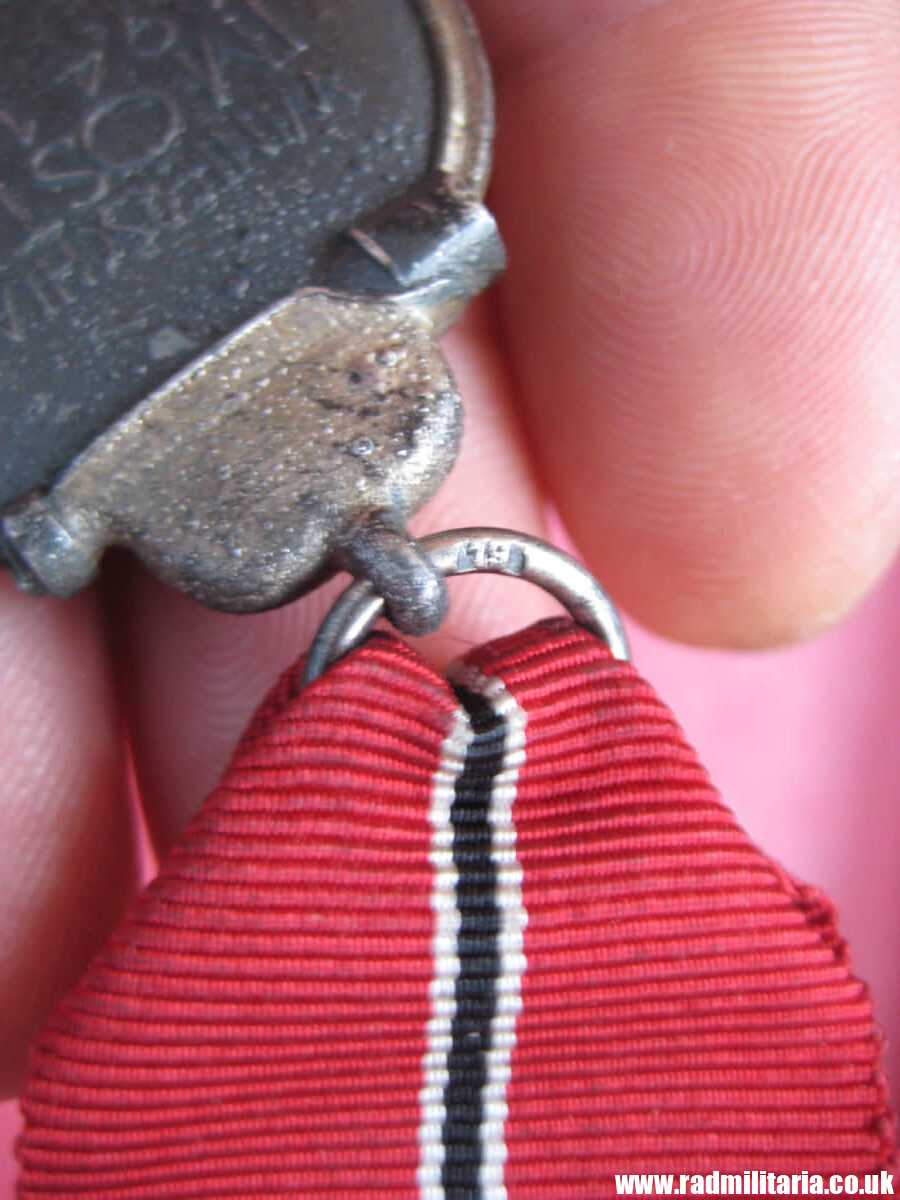 & WW2 German MEDAL - WINTERSCHLACHT IM OSTEN 1941/42 with original ribbon, maker: "19" - genuine. - Image 7