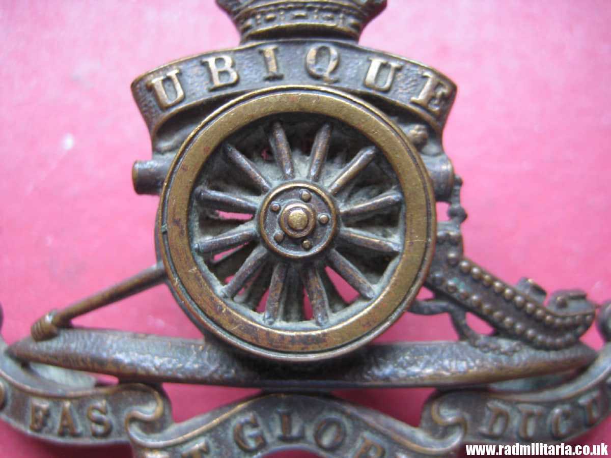 & WW1 original British officers CAP BADGE: Royal Artillery bronze Cap Badge. - Image 17