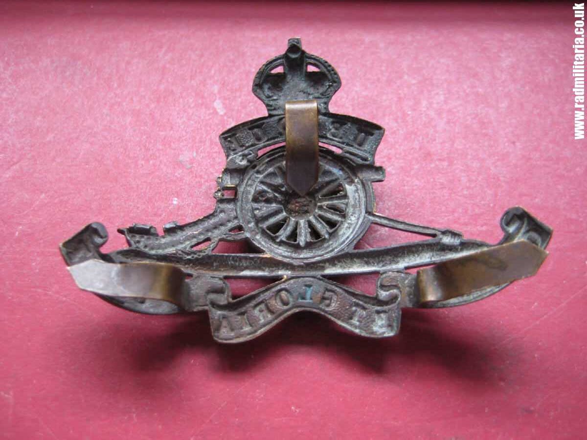 & WW1 original British officers CAP BADGE: Royal Artillery bronze Cap Badge. - Image 14