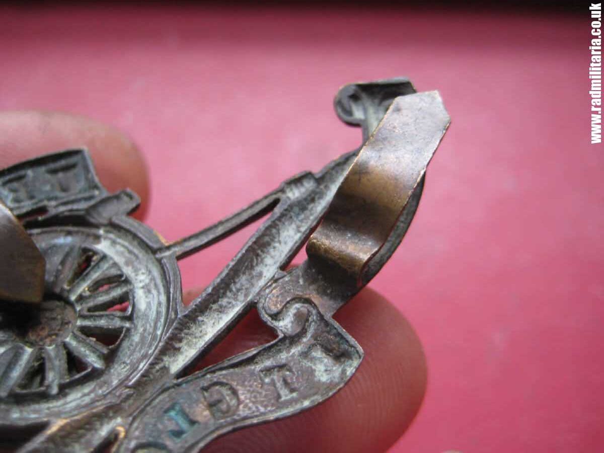 & WW1 original British officers CAP BADGE: Royal Artillery bronze Cap Badge. - Image 11