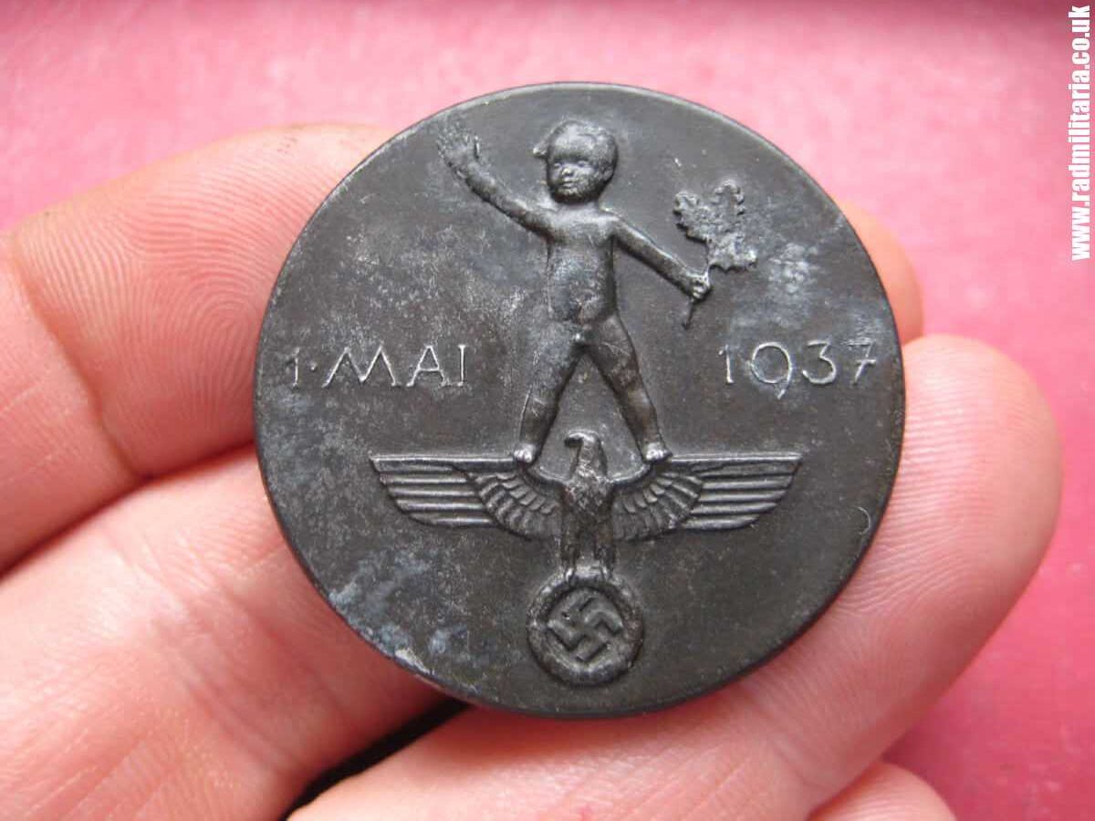 & pre WW2 1937 nazi German WORKER DAY BADGE, tinnie badge, day badge. Genuine! - Image 2
