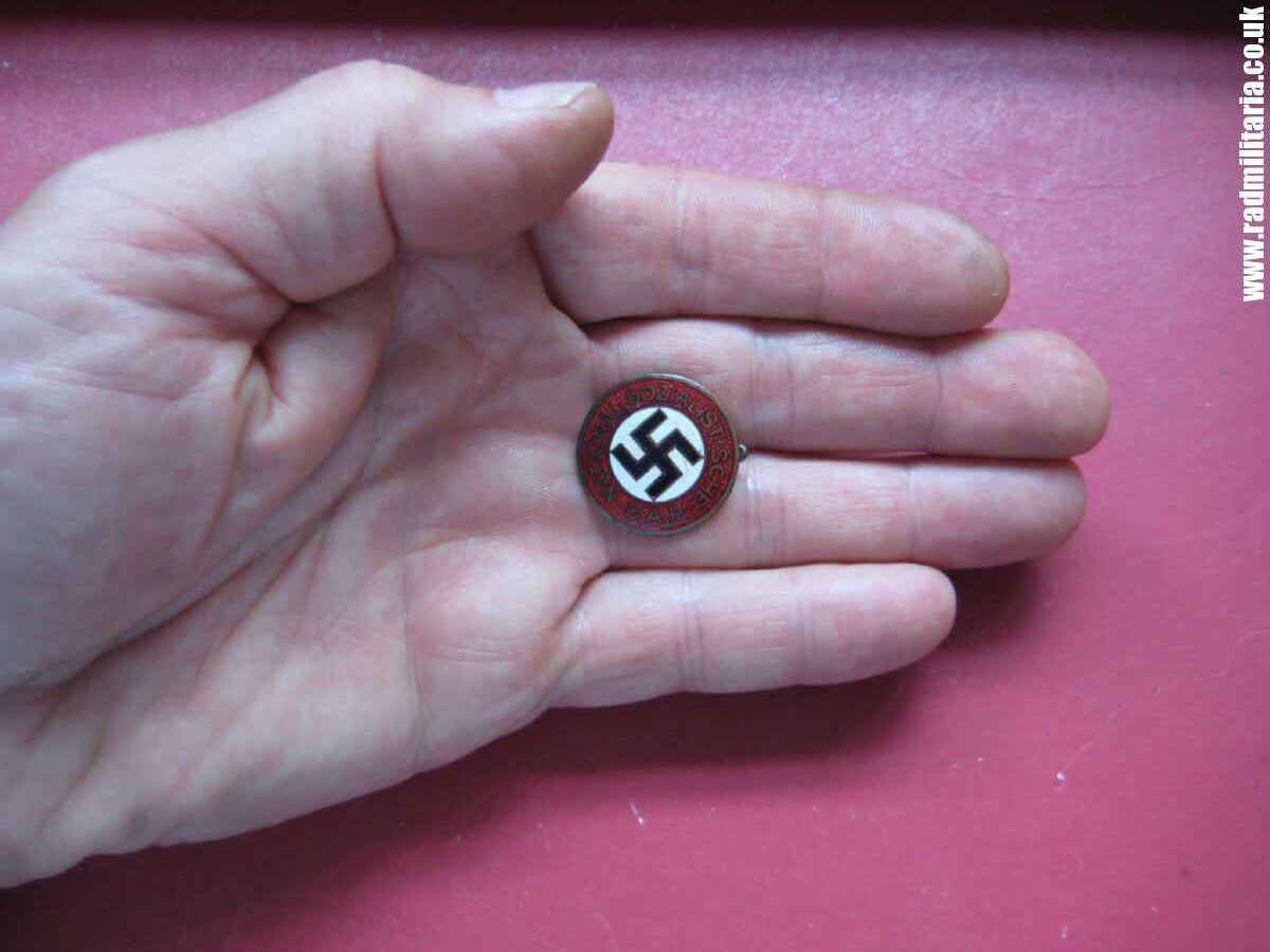 & WW2 original German NSDAP enamel membership BADGE marked: RZM 31 GES. GESCH. good condition. - Image 15