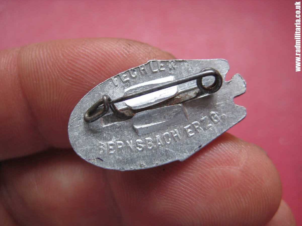 & WW2 German HJ HitlerJugend BADGE 1939 - maker: FECHLER BERNSBACH/ERZG. in v. good condition. - Image 19