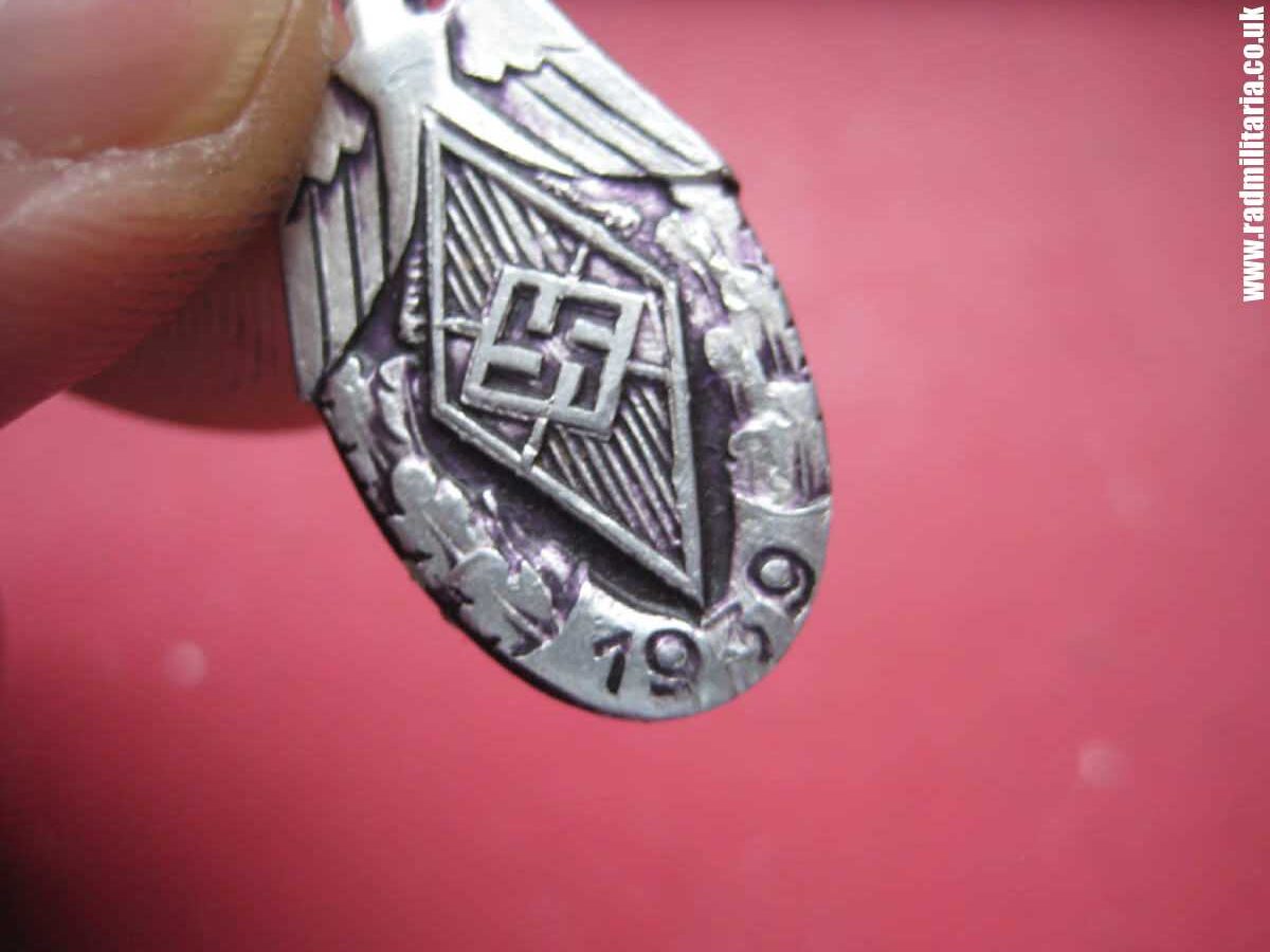 & WW2 German HJ HitlerJugend BADGE 1939 - maker: FECHLER BERNSBACH/ERZG. in v. good condition. - Image 9