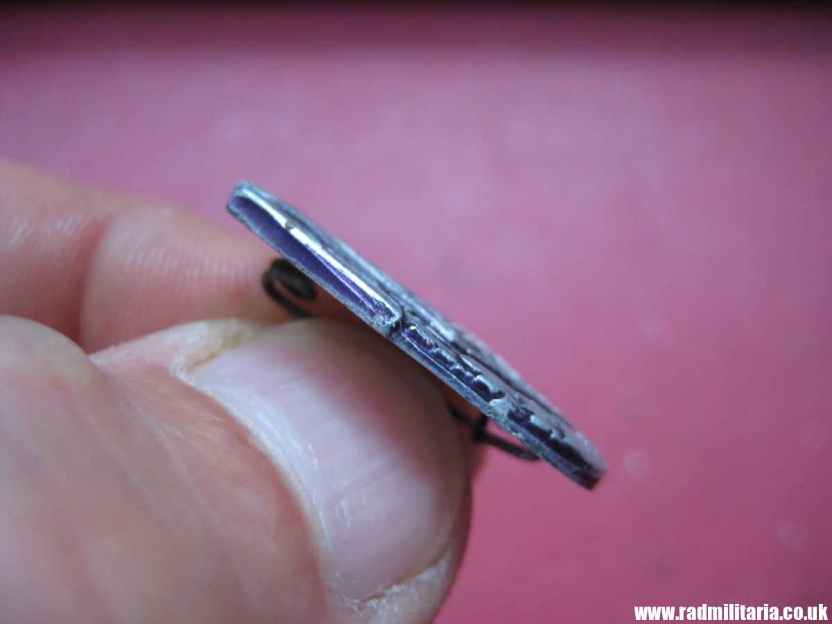 & WW2 German HJ HitlerJugend BADGE 1939 - maker: FECHLER BERNSBACH/ERZG. in v. good condition. - Image 7