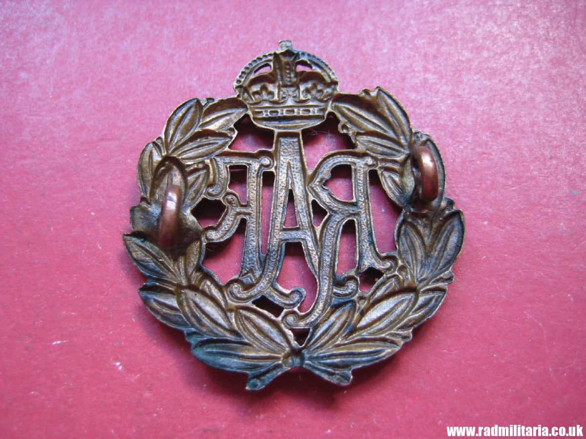 & WW2 Royal Air Force CAP BADGE RAF original badge in very good condition, genuine !! - Image 3