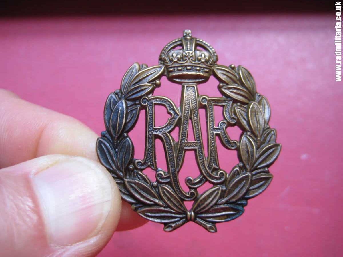 & WW2 Royal Air Force CAP BADGE RAF original badge in very good condition, genuine !! - Image 11