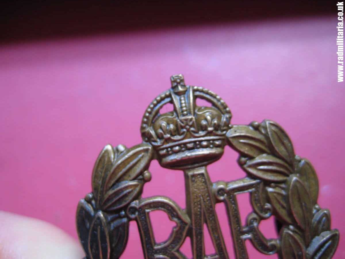 & WW2 Royal Air Force CAP BADGE RAF original badge in very good condition, genuine !! - Image 10