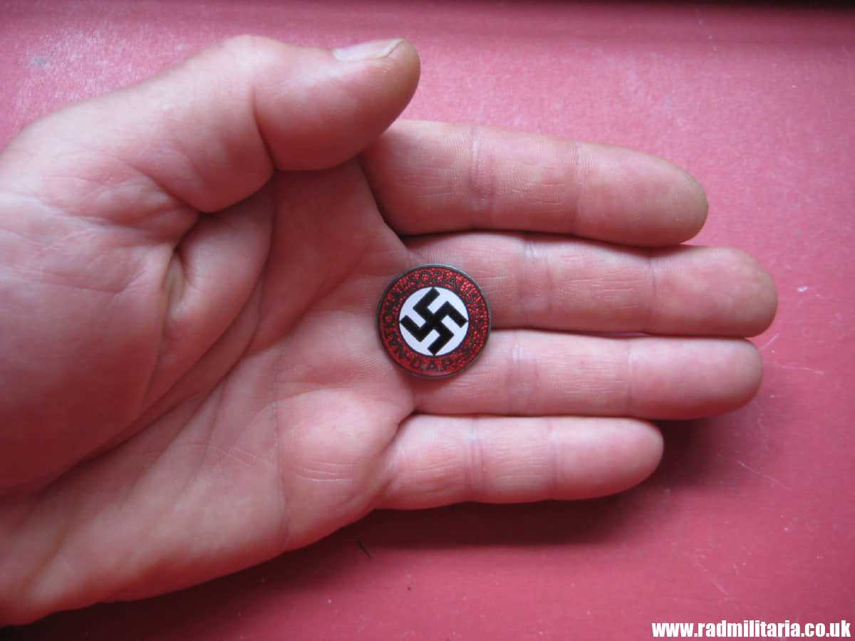 & WW2 genuine German NSDAP membership BADGE marked: RZM M1/101 - mint condition. - Image 19
