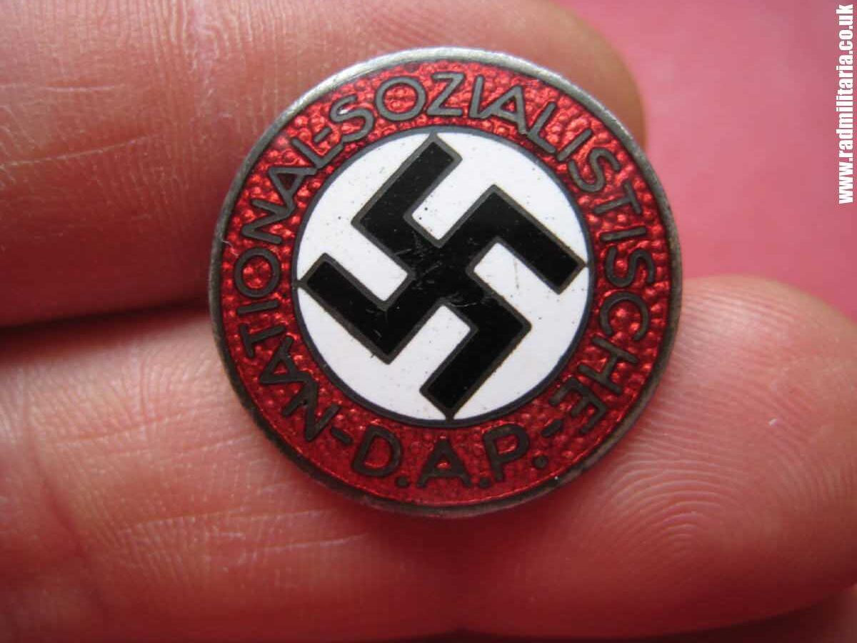 & WW2 genuine German NSDAP membership BADGE marked: RZM M1/101 - mint condition. - Image 9