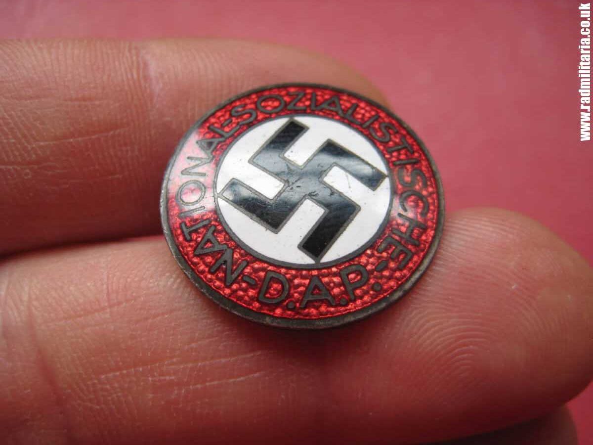 & WW2 genuine German NSDAP membership BADGE marked: RZM M1/101 - mint condition. - Image 6