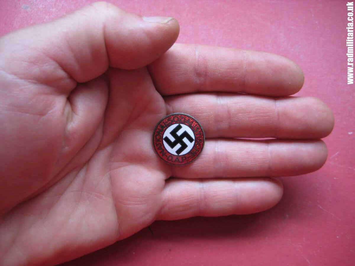 & WW2 genuine German NSDAP membership BADGE marked: RZM M1/101 - mint condition. - Image 10