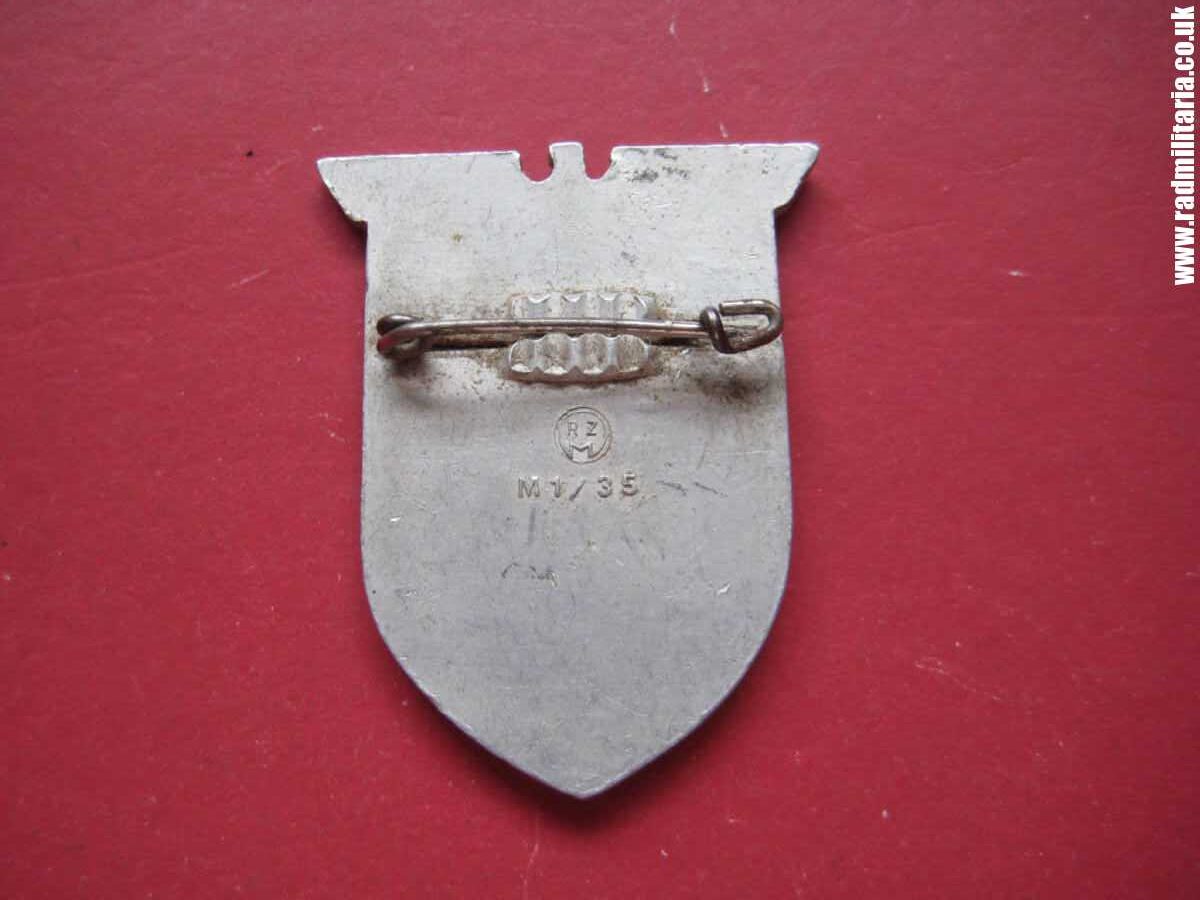 & WW2 original German BADGE: Der Fuhrer am 1 April 1939 in Wilhelmshaven, RZM M1/35 - rare tinnie badge - Image 3