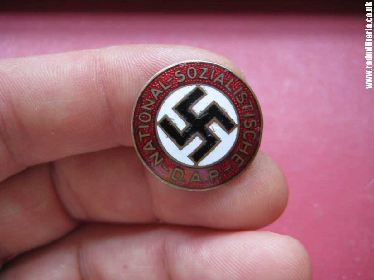 & WW2 German NSDAP membership ENAMEL BADGE marked: RZM. - Image 2