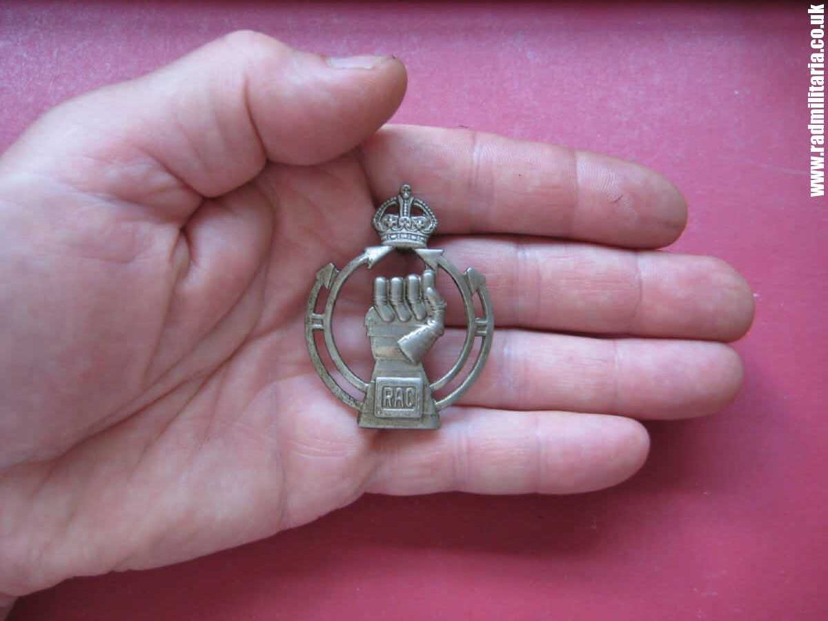 & WW2 British Army CAP BADGE - Royal Armoured Corps. - Image 6